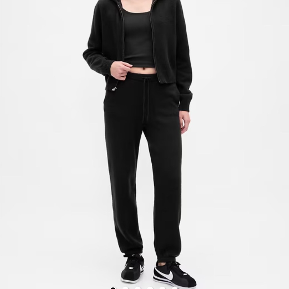 NWT GAP Women’s CashSoft Sweater Joggers Size Large